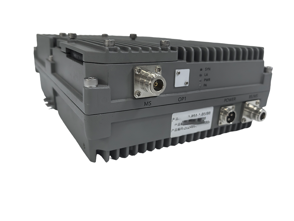  达拉特三频手机信号接收器2000㎡